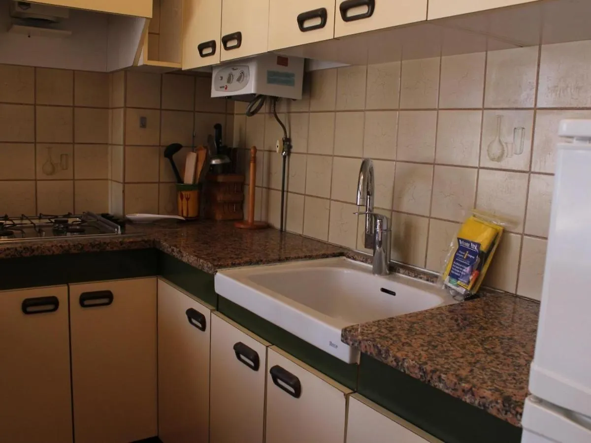Girasol 1 º - Apartamento Luminoso Con Vistas A La Playa De Grifeu. - Es-228-28 Llanca Apartment