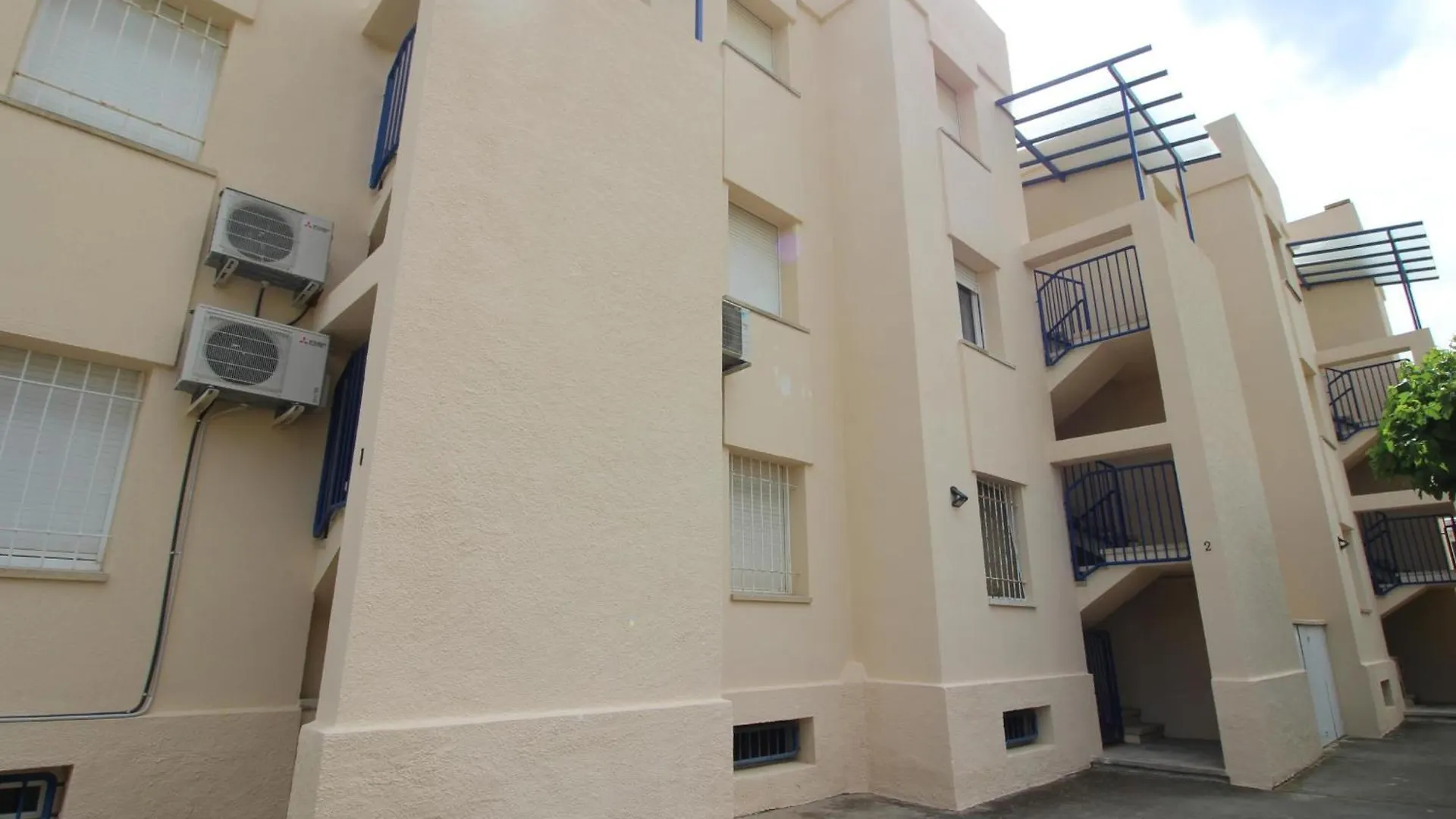 Apartment Girasol 1 º - Apartamento Luminoso Con Vistas A La Playa De Grifeu. - Es-228-28 Llanca