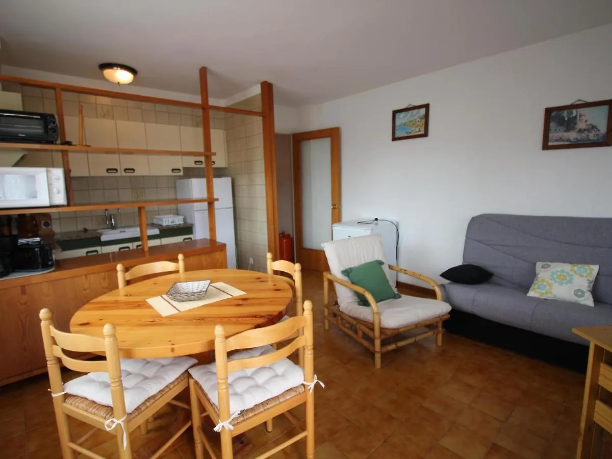 Apartment Girasol 1 º - Apartamento Luminoso Con Vistas A La Playa De Grifeu. - Es-228-28 Llanca Spain